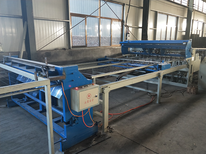 全自動焊網(wǎng)機(jī) 全自動焊網(wǎng)機(jī)